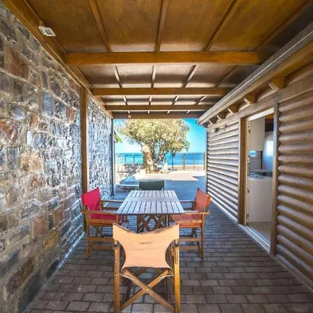 Terra Zeus - Wooden House Beachfront
