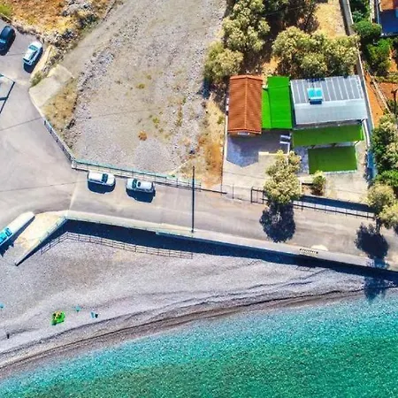Terra Zeus - Wooden House Beachfront *