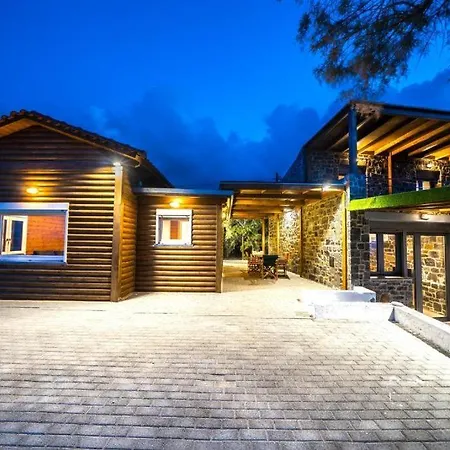 Terra Zeus - Wooden House Beachfront *