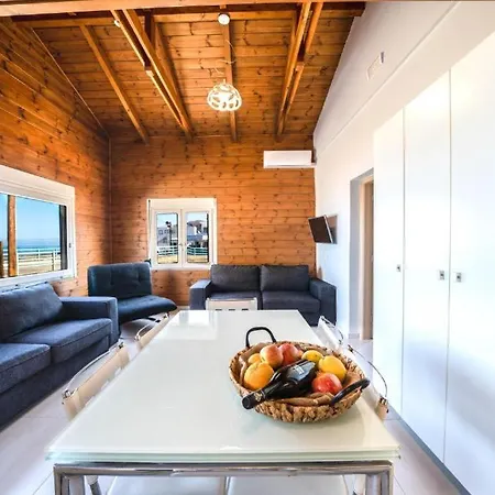Terra Zeus - Wooden House Beachfront Appartement